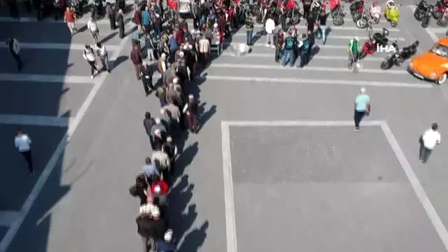 Motor tutkunlarından harekata Türk bayraklı destek Motor tutkunlarından harekata Türk bayraklı destek
