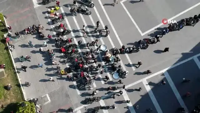 Motor tutkunlarından harekata Türk bayraklı destek Motor tutkunlarından harekata Türk bayraklı destek