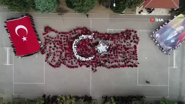 Öğrencilerden Barış Pınarı Harekatı'na koreografili destek Öğrencilerden Barış Pınarı Harekatı'na koreografili destek
