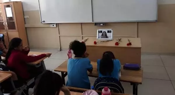 Öğrencileri Cemile öğretmeni gözyaşlarıyla andı