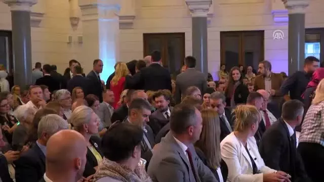 Ömer Faruk Tekbilek Saraybosna'da konser verdi Ömer Faruk Tekbilek Saraybosna'da konser verdi