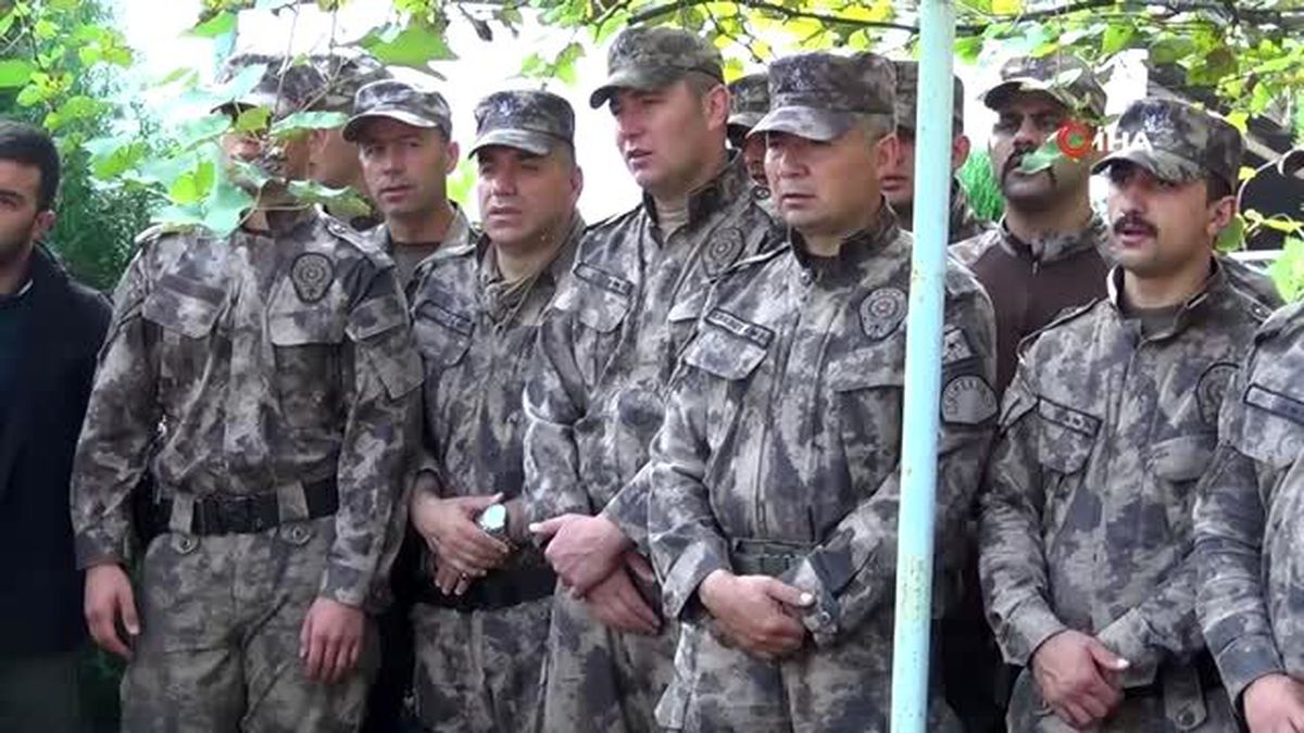 Özel harekat polisleri dualarla Suriye'ye gönderildi