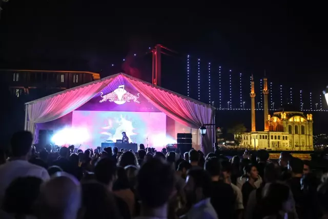 Red Bull Music Festival İstanbul 15 gün boyunca şehri müzikle ele geçirdi Red Bull Music Festival İstanbul 15 gün boyunca şehri müzikle ele geçirdi