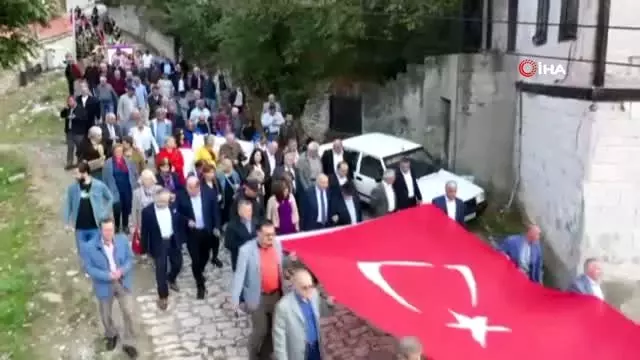 Safran Festivali kortej yürüyüşüyle başladı Safran Festivali kortej yürüyüşüyle başladı
