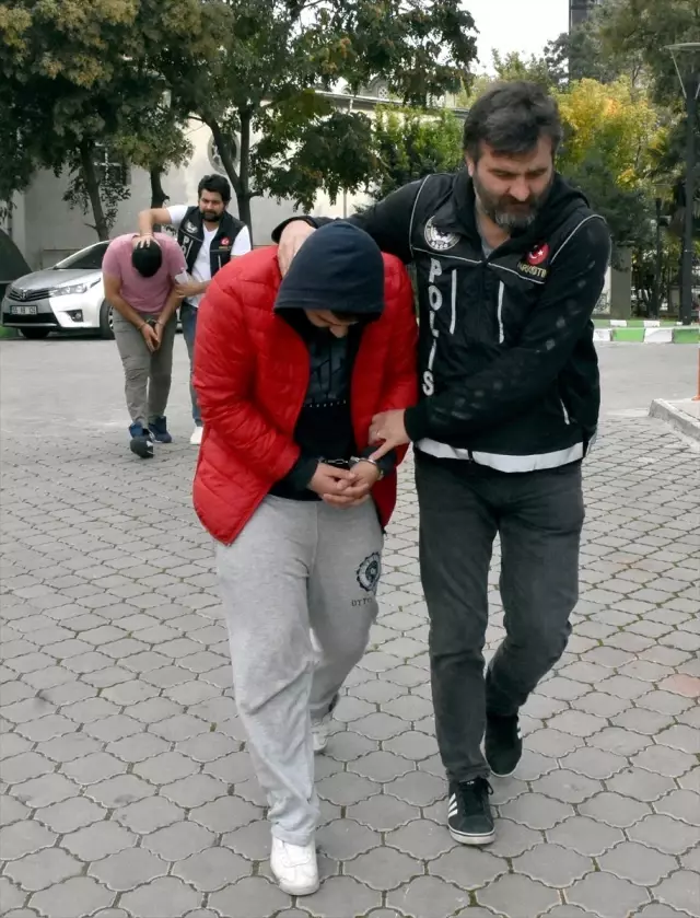 Samsun ve Balıkesir'deki 'torbacı' operasyonu Samsun ve Balıkesir'deki 'torbacı' operasyonu
