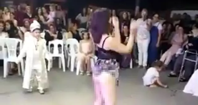 Skandal sünnet düğününe dava açıldı: Dansözler ve çocuğun ailesine 6 aydan 10 yıla kadar hapis isteniyor Skandal sünnet düğününe dava açıldı: Dansözler ve çocuğun ailesine 6 aydan 10 yıla kadar hapis isteniyor