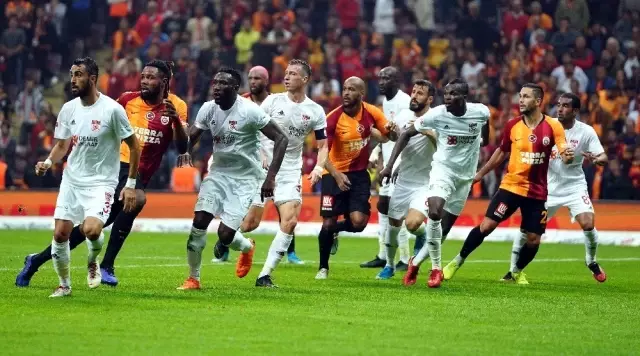 Süper Lig: Galatasaray: 3 - Sivasspor: 2 (Maç sonucu) Süper Lig: Galatasaray: 3 - Sivasspor: 2 (Maç sonucu)
