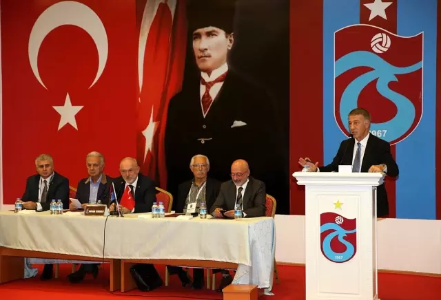 Trabzonspor'un borcu 940 milyon liraya düştü Trabzonspor'un borcu 940 milyon liraya düştü