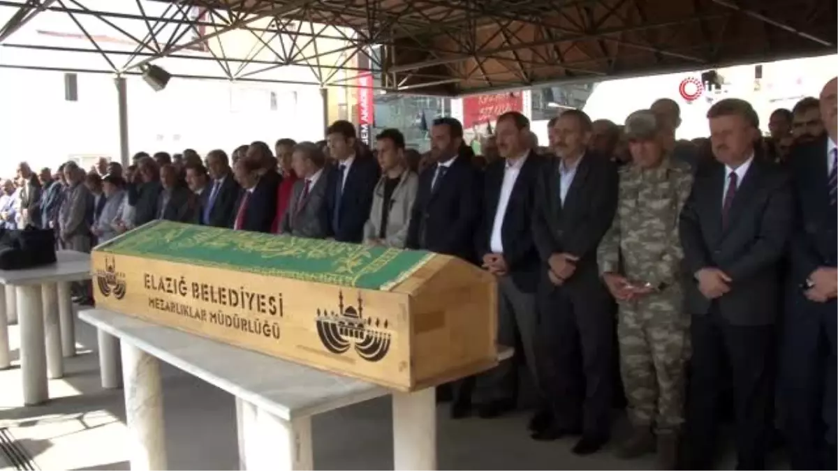 Tren kazasında hayatını kaybeden Rektör Demirdağ'ın babası son yolculuğuna uğurlandı