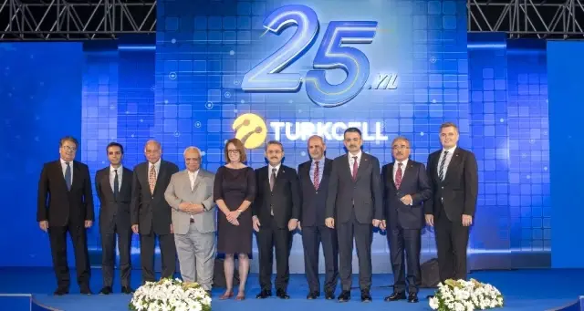 Turkcell'den Türkiye'ye 25 yılda 50 milyar TL'lik yatırım Turkcell'den Türkiye'ye 25 yılda 50 milyar TL'lik yatırım