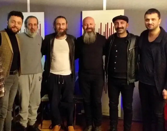 Ünlü sanatçılardan 'Hepimiz Mehmediz' klibi Ünlü sanatçılardan 'Hepimiz Mehmediz' klibi