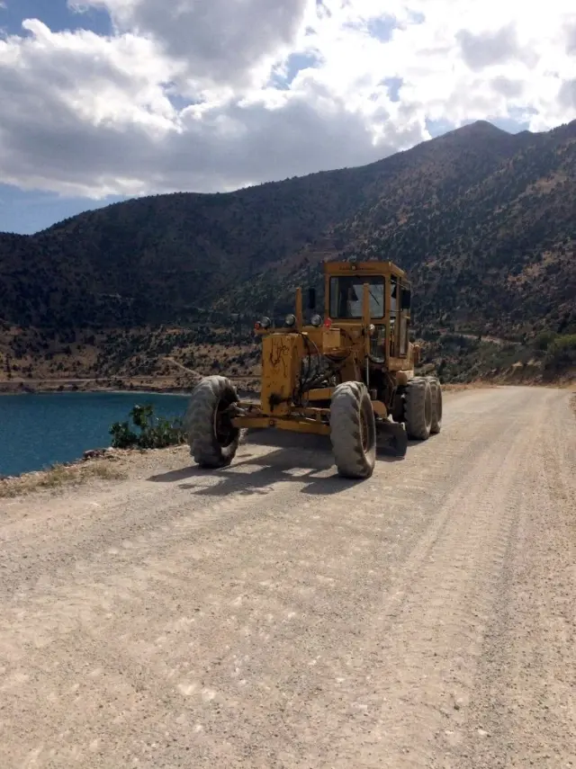 Van'da yol genişletme ve asfalt çalışması Van'da yol genişletme ve asfalt çalışması