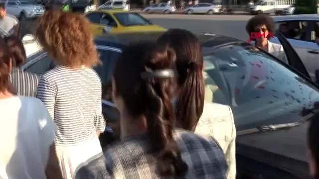Yasaklanan mitingi düzenlemek isteyen 9 kişi gözaltına alındı Yasaklanan mitingi düzenlemek isteyen 9 kişi gözaltına alındı
