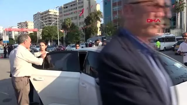Yasaklanan mitingi düzenlemek isteyen 9 kişi gözaltına alındı Yasaklanan mitingi düzenlemek isteyen 9 kişi gözaltına alındı