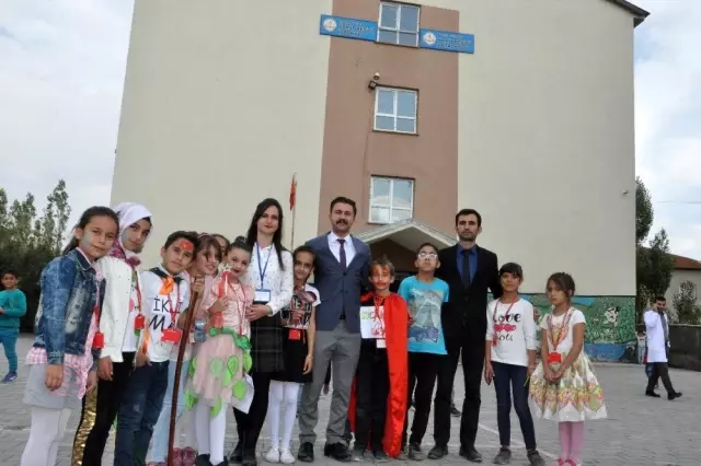 Yüksekova'da 'Doğa İçin Çiz' etkinliği Yüksekova'da 'Doğa İçin Çiz' etkinliği