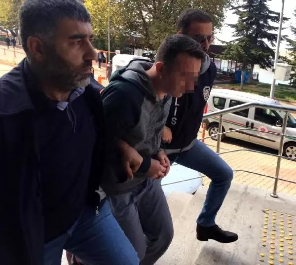 3 yıldır aranan FETÖ şüphelisi Zonguldak'ta yakalandı 3 yıldır aranan FETÖ şüphelisi Zonguldak'ta yakalandı