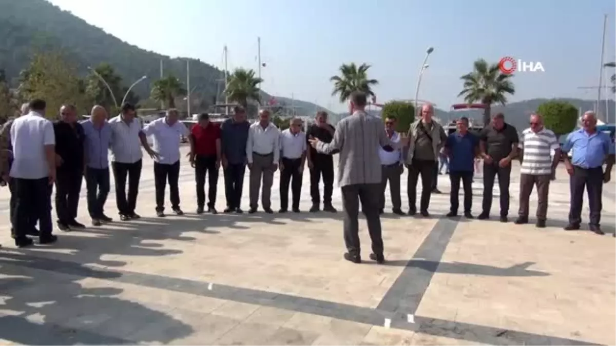 36 yıl sonra birlikte Komanda Marşı okudular