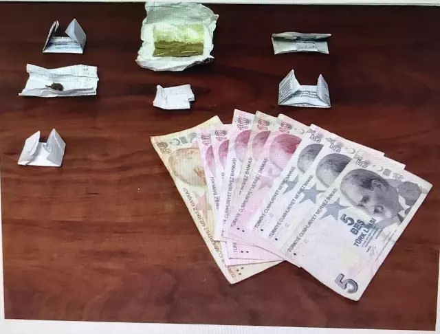 Adana'da 3 torbacı tutuklandı Adana'da 3 torbacı tutuklandı