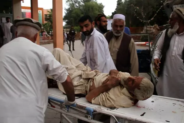 Afganistan'daki patlamada ölü sayısı 69'a yükseldi Afganistan'daki patlamada ölü sayısı 69'a yükseldi