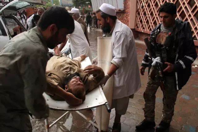 Afganistan'daki patlamada ölü sayısı 69'a yükseldi Afganistan'daki patlamada ölü sayısı 69'a yükseldi