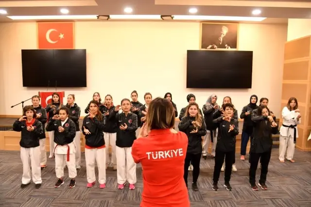Altındağlı gençlerden milli sporculara moral Altındağlı gençlerden milli sporculara moral