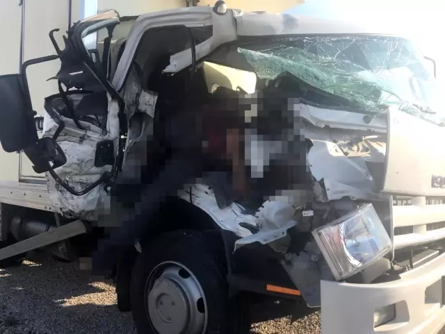 Antalya'da trafik kazası 1 ölü 4 yaralı Antalya'da trafik kazası 1 ölü 4 yaralı