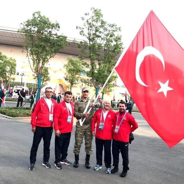 Askeri Olimpiyat Oyunları öncesi Rıza Kayaalp ve Taha Akgül kamuflaj giydi
