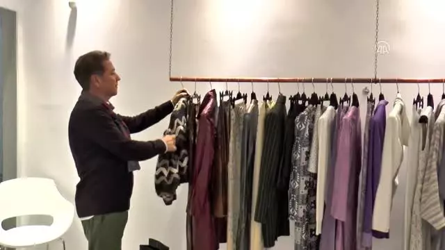 Avusturya Dışişleri Bakanı'nı giydiren Türk modacı Atıl Kutoğlu Avusturya Dışişleri Bakanı'nı giydiren Türk modacı Atıl Kutoğlu