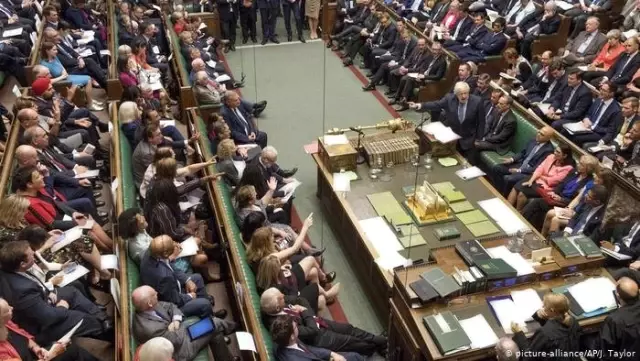 Britanya yeniden Brexit'i oyluyor