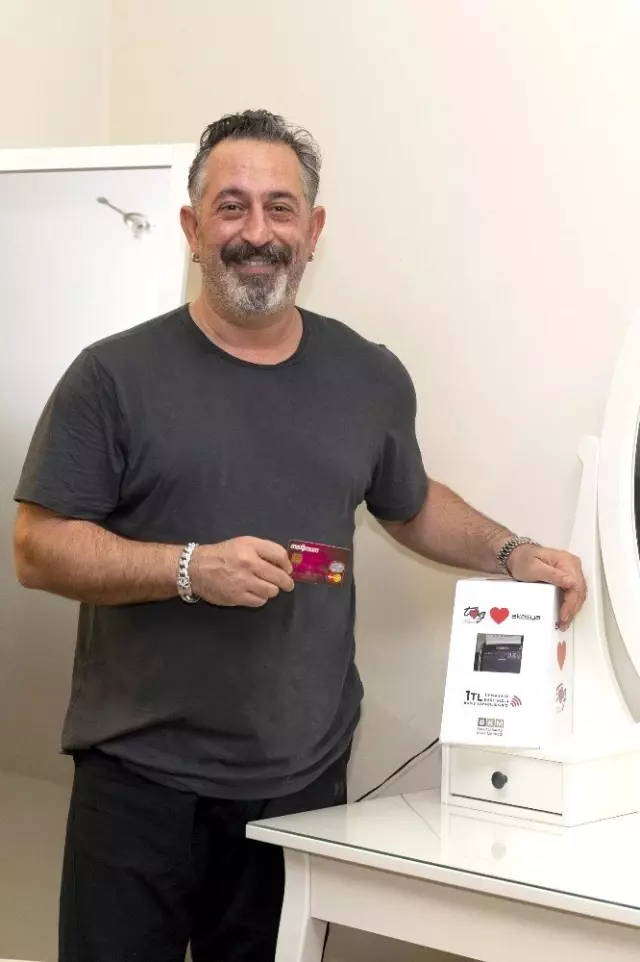 Cem Yılmaz, Akasya'da sevenleri ile buluştu Cem Yılmaz, Akasya'da sevenleri ile buluştu