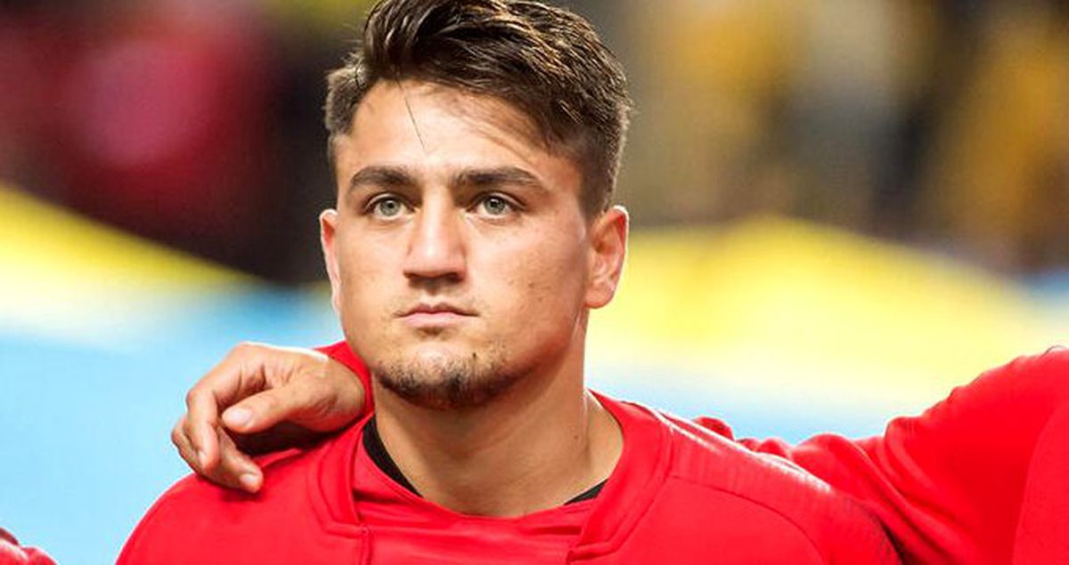 Cengiz Ünder'in asker selamı sonrası hocasından açıklama: Futbol ve siyaset aynı yatakta uyumaz