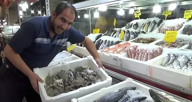 Deneme amaçlı yengeç getirdi, bir günde 60 tane sattı