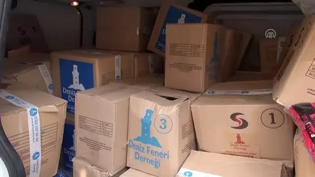 Deniz Feneri Derneğinden sınır hattındaki Suriyelilere yardım Deniz Feneri Derneğinden sınır hattındaki Suriyelilere yardım
