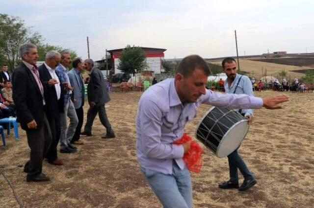 Diyarbakır annelerinin sembol ismi Hacire anne terör örgütünün elinden kurtardığı oğlunu evlendirdi