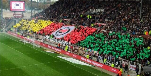 Enver Cenk Şahin'i kadro dışı bırakan St. Pauli'nin maçında terör örgütü propagandası yapıldı