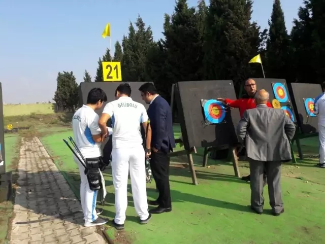 Gelibolu'da Cumhuriyet Bayramı müsabakaları başladı Gelibolu'da Cumhuriyet Bayramı müsabakaları başladı