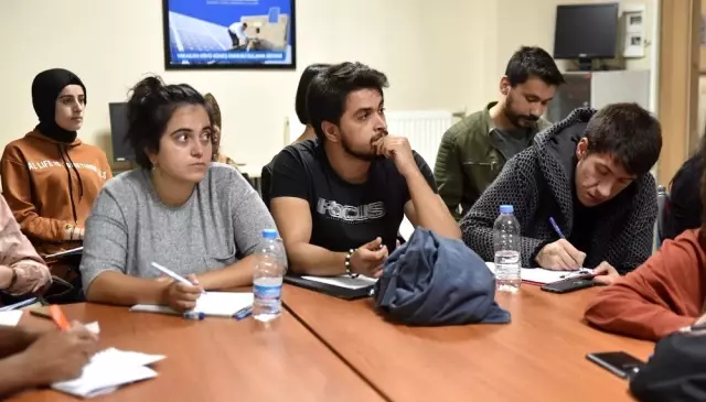 Gençlere ücretsiz Almanca kursu Gençlere ücretsiz Almanca kursu