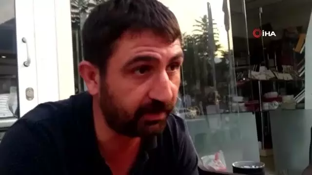 Her gün böcek yakalayıp besliyor, bulamazsa et veriyor Her gün böcek yakalayıp besliyor, bulamazsa et veriyor