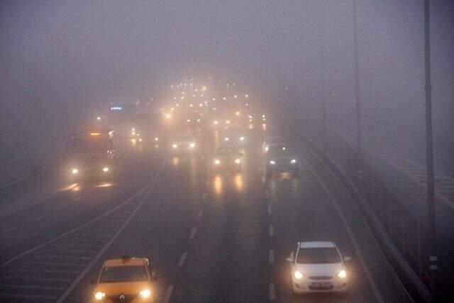 İstanbul güne sisle uyandı, bazı seferler iptal edildi
