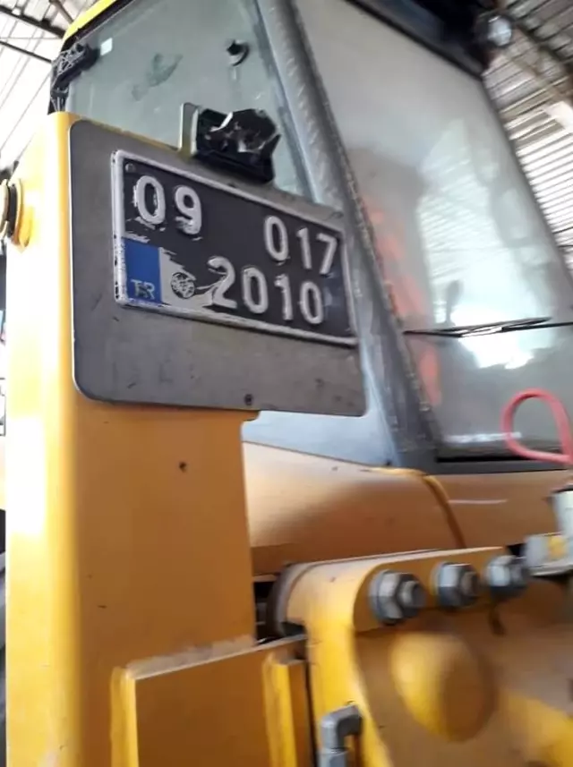 Karpuzlu Belediyesi 3 yıl sonra kayıp kepçesine kavuştu Karpuzlu Belediyesi 3 yıl sonra kayıp kepçesine kavuştu