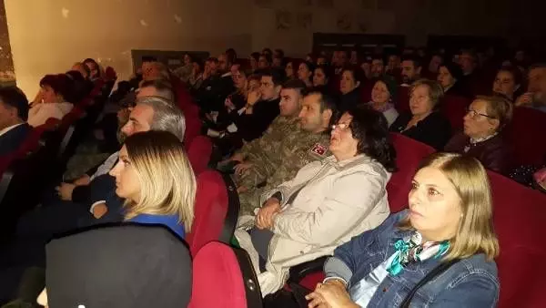 Kosova'da, terör örgütü FETÖ'yü anlatan 'The Network' belgeseline yoğun ilgi