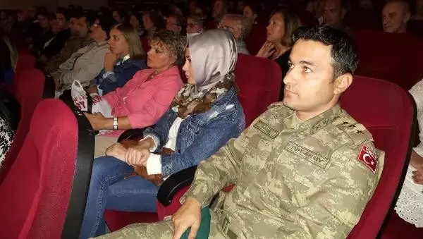Kosova'da, terör örgütü FETÖ'yü anlatan 'The Network' belgeseline yoğun ilgi Kosova'da, terör örgütü FETÖ'yü anlatan 'The Network' belgeseline yoğun ilgi