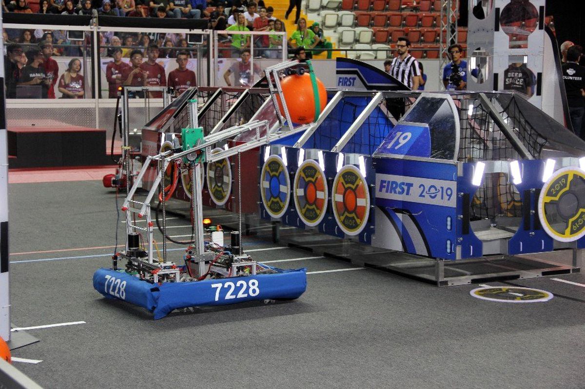 Mersin'de FRC Liseler Arası Robotik Turnuvası heyecanı başladı