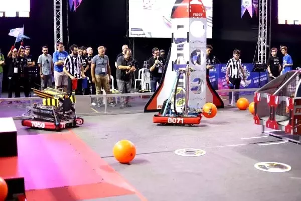 Mersin'de 'Liselerarası Robotik Turnuvası' başladı