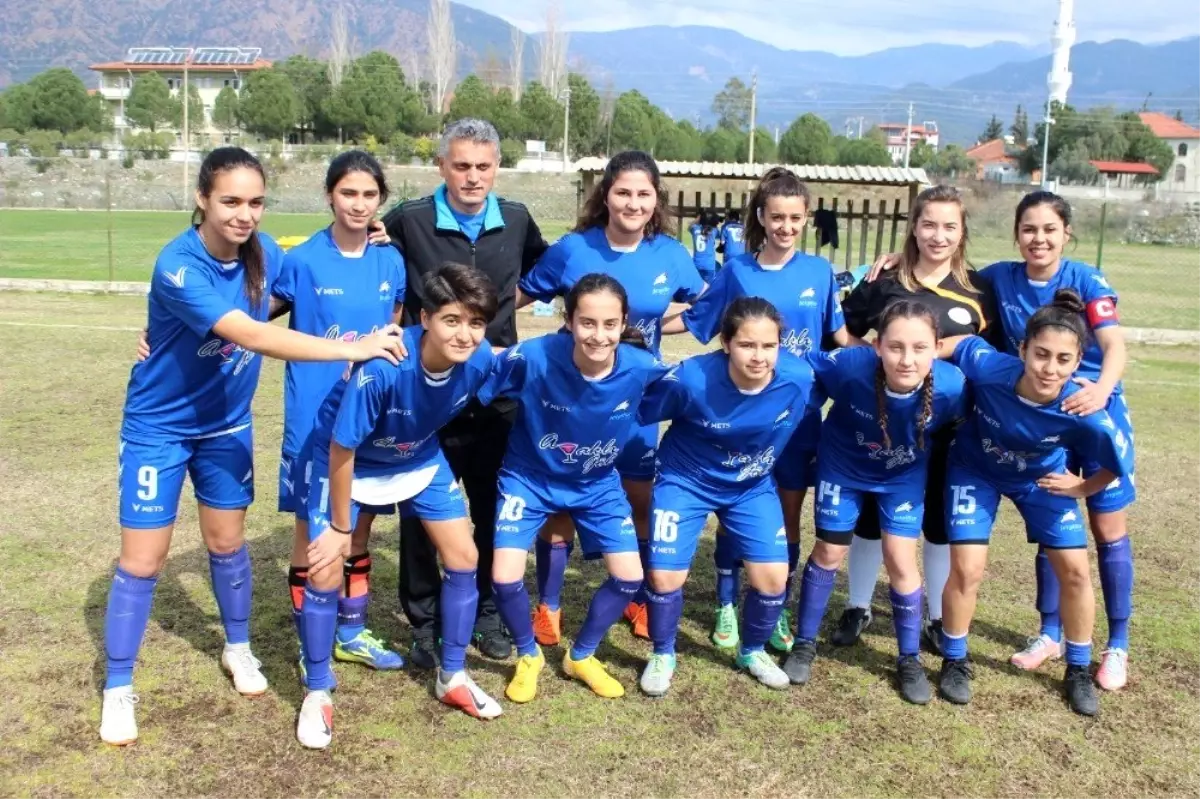 Muğla'nın tek kadın futbol kulübü liglerden çekildi