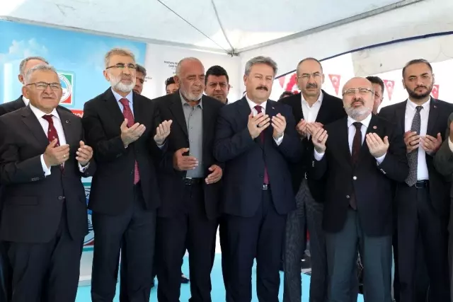 Mustafa ve Reyhan Yalınoğlu Cami tanıtım törenine yoğun ilgi Mustafa ve Reyhan Yalınoğlu Cami tanıtım törenine yoğun ilgi