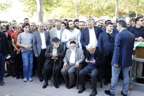 Nuri Pakdil, son yolculuğuna uğurlandı