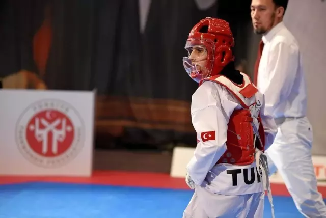 (Özel) Milli Taekwondo Şampiyonu babasının hayalini gerçekleştirdi (Özel) Milli Taekwondo Şampiyonu babasının hayalini gerçekleştirdi