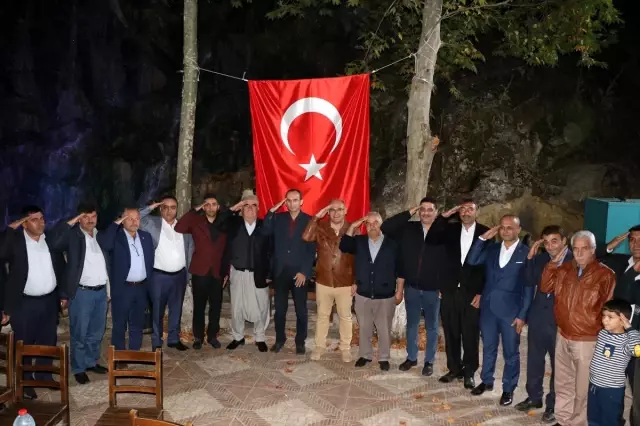 Pozantı'da muhtarlardan Barış Pınarı Harekatı'na destek