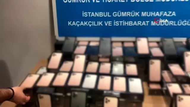 Sabiha Gökçen Havalimanı'nda 179 adet kaçak cep telefonu ele geçirildi Sabiha Gökçen Havalimanı'nda 179 adet kaçak cep telefonu ele geçirildi